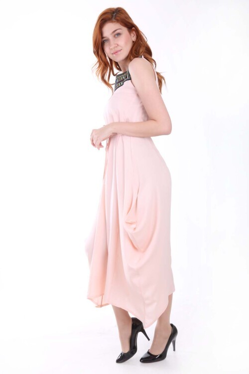 Merterium 1512 Önü Nakışlı Elbise - Pudra