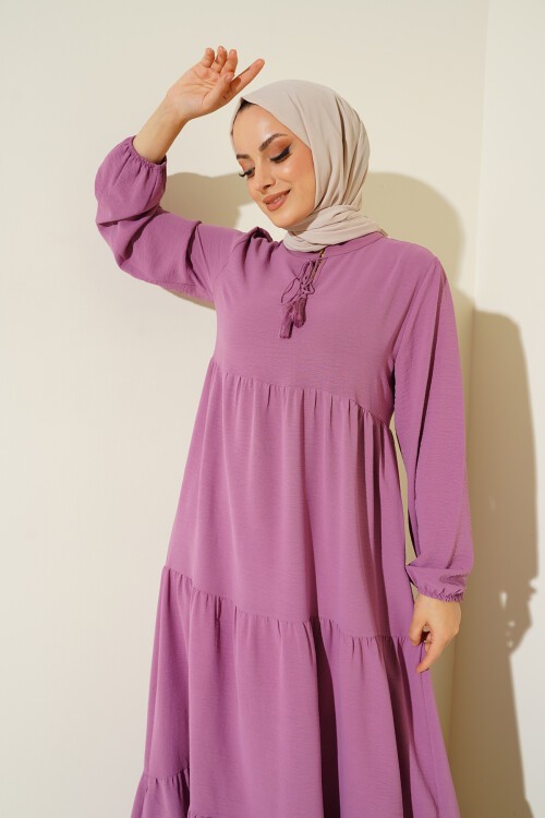 Merterium 1627 Yaka Bağcıklı Tesettür Elbise - D. Fuşya