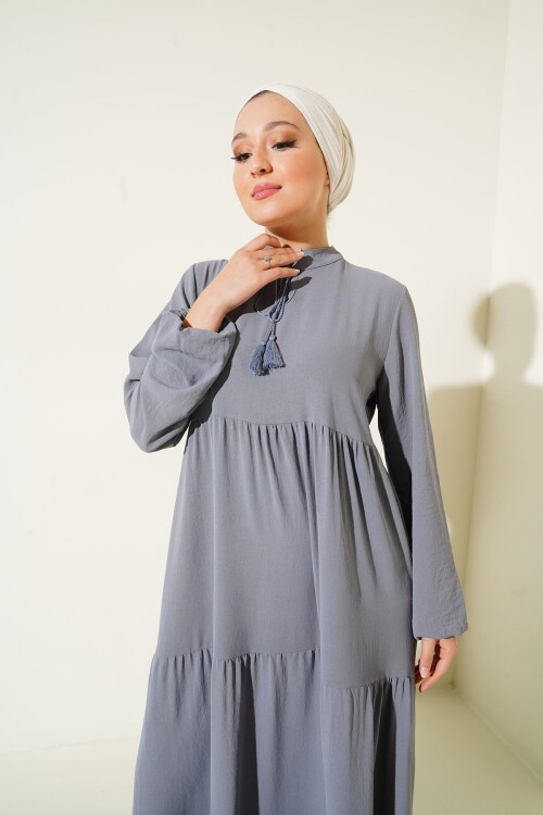 Merterium 1627 Yaka Bağcıklı Tesettür Elbise - Gri