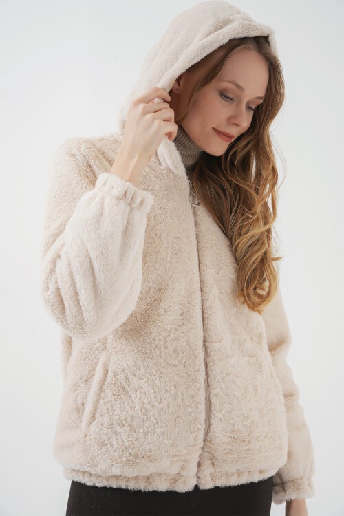 Merterium 5091 Kapşonlu Kürklü İçi Astarlı Mont - Krem