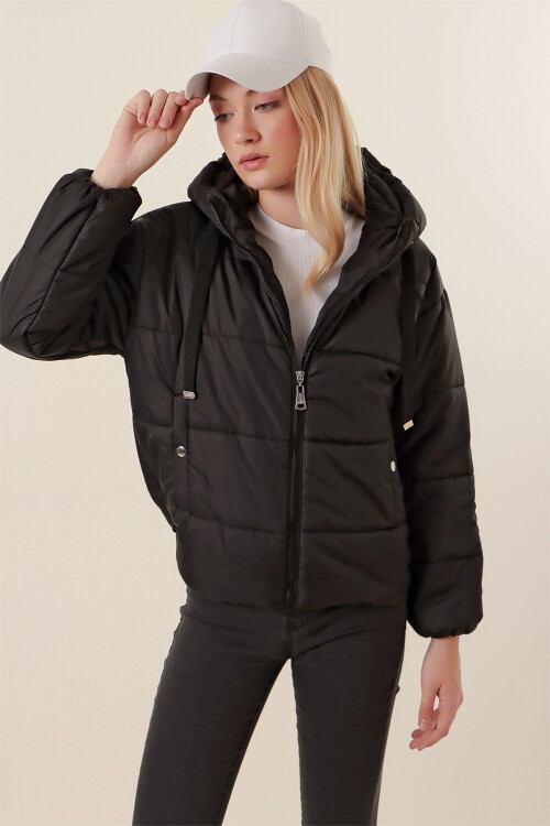 Merterium 5136 Crop Şişme Mont - Siyah