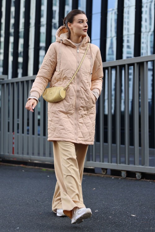 Merterium 5138 Kapitone Uzun Şişme Mont - Bej