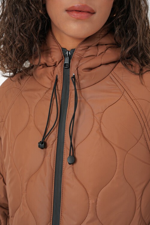 Merterium 5177 Kapüşonlu Uzun Kapitone Mont - Taba