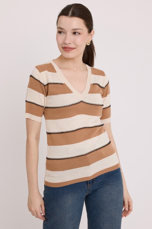 Merterium Kadın Bisküvi Krem Çizgili Kısa Kol Bluz 15869