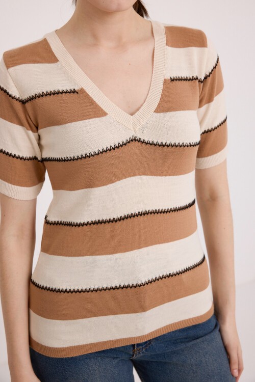 Merterium Kadın Bisküvi Krem Çizgili Kısa Kol Bluz 15869