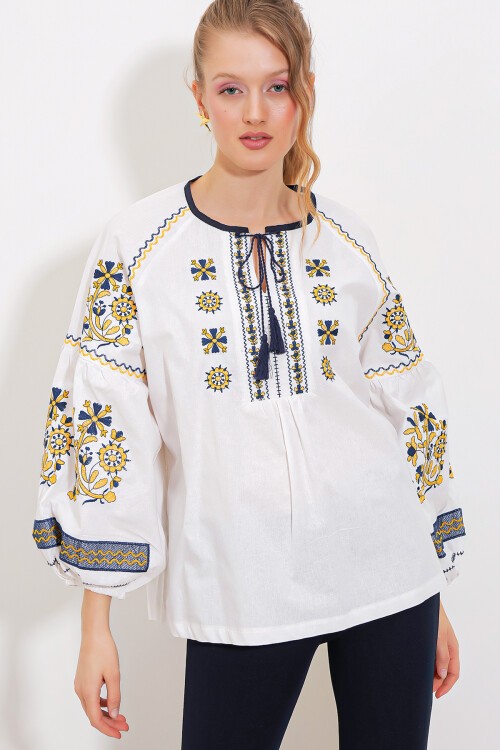 Merterium Kadın Hardal Ekru Nakışlı Keten Bluz 902