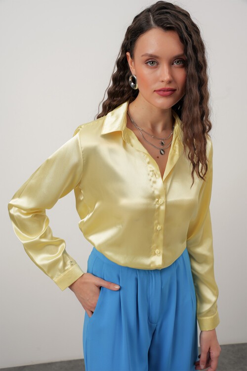 Merterium Kadın Saten Gömlek Geniş Beden Aralığı - Sarı