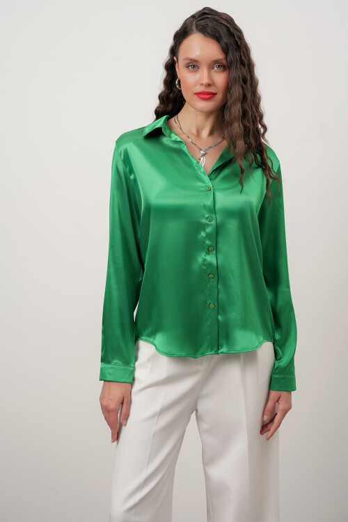Merterium Kadın Saten Gömlek Geniş Beden Aralığı - Yeşil