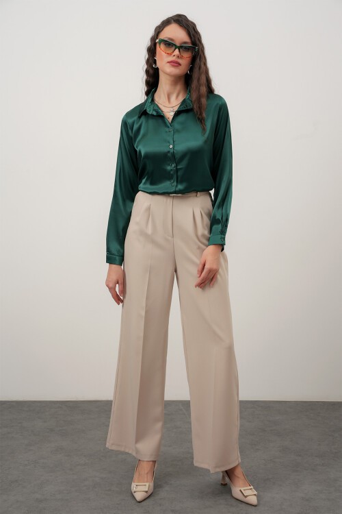 Merterium Kadın Saten Gömlek Geniş Beden Aralığı - Zümrüt Yeşili