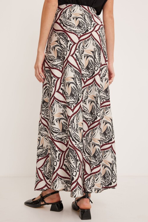 Merterium Kadın Siyah Bej Desenli Saten Etek 15877