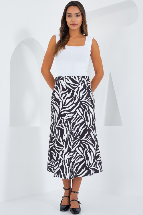 Merterium Kadın Siyah Beyaz Desenli Saten Etek 15806