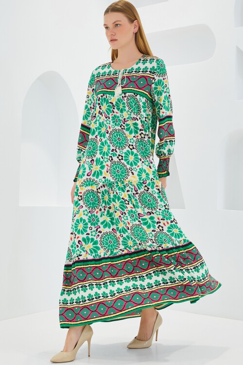 Merterium Kadın Yeşil Kırmızı Desenli Uzun Viskon Elbise 1947