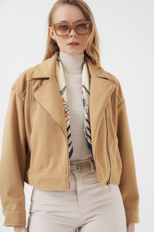 Merterium 0717 Kadın Kısa Kaşe Ceket - Bisküvi