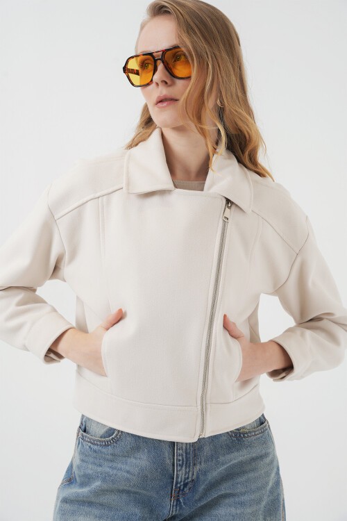 Merterium 0717 Kadın Kısa Kaşe Ceket - Ekru