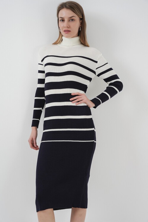 Merterium 15841 Boğazlı Lacivert Beyaz Triko Elbise