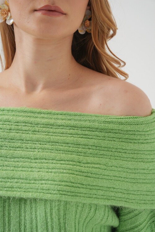 Merterium 15908 Kadın Açık Omuz Oversize Triko Kazak - E.Yeşil