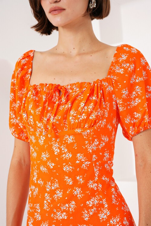 Merterium 2387 Yırtmaç Detaylı Elbise - Turuncu