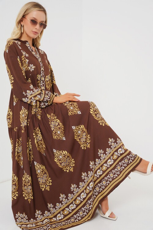 Merterium 2423 Otantik Desenli Tesettür Elbise - Beyaz - Kahve