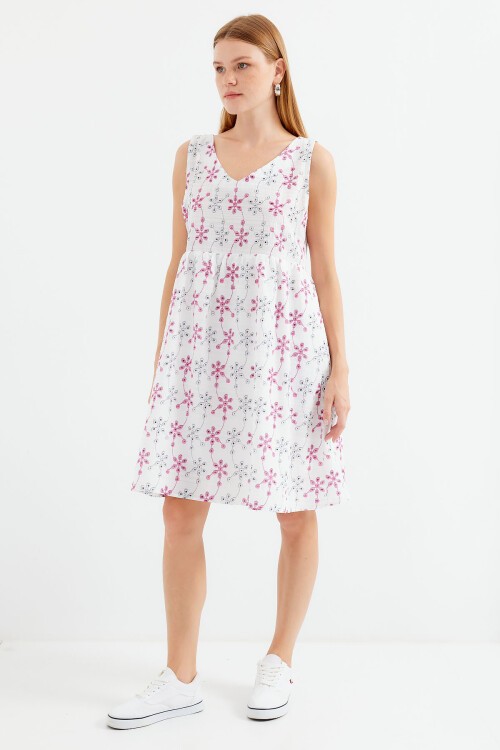 Merterium 2507 V Yaka Desenli Mini Elbise - Beyaz