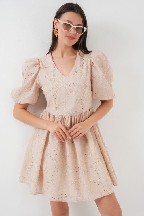 Merterium 2529 Fistolu Kısa Elbise - Bej