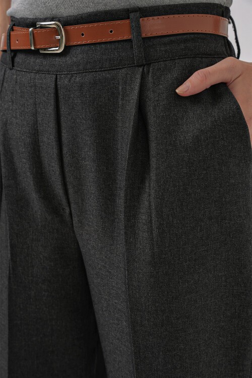 Merterium 6686 Kadın Pileli Kemerli Kumaş Pantolon - Füme