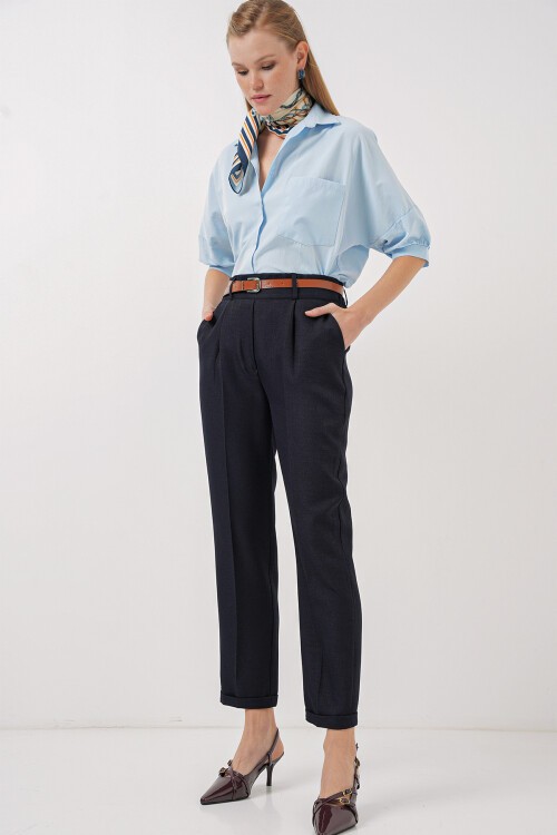 Merterium 6686 Kadın Pileli Kemerli Kumaş Pantolon - Lacivert