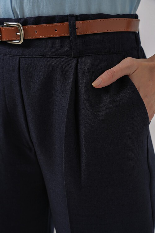 Merterium 6686 Kadın Pileli Kemerli Kumaş Pantolon - Lacivert