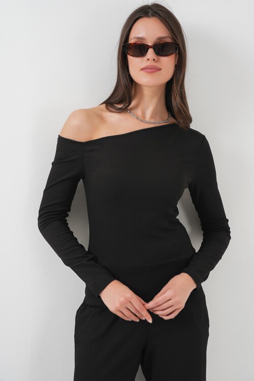 Merterium 6708 Düşük Omuz Alt Üst Takım - Siyah