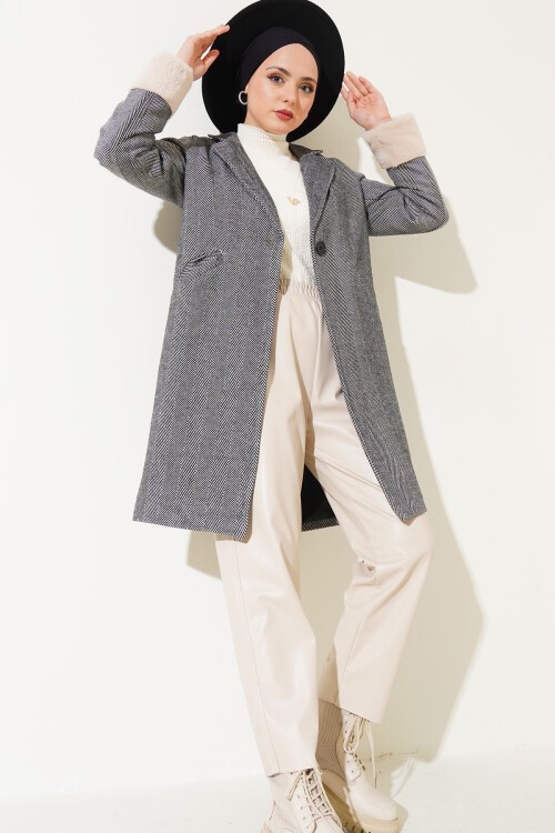 Merterium 9145 Kadın Kolları Tüylü Balık Sırtı Kaşe Kaban - D. Siyah