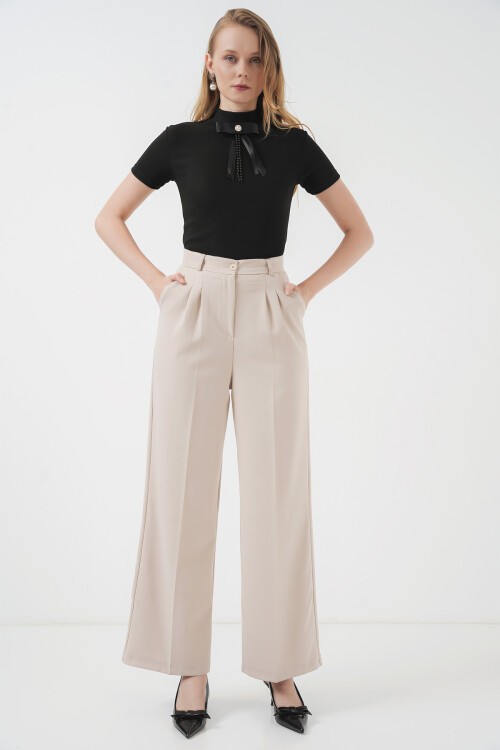 Merterium 926 Yaka Detaylı Kısa Kol Bluz - Siyah