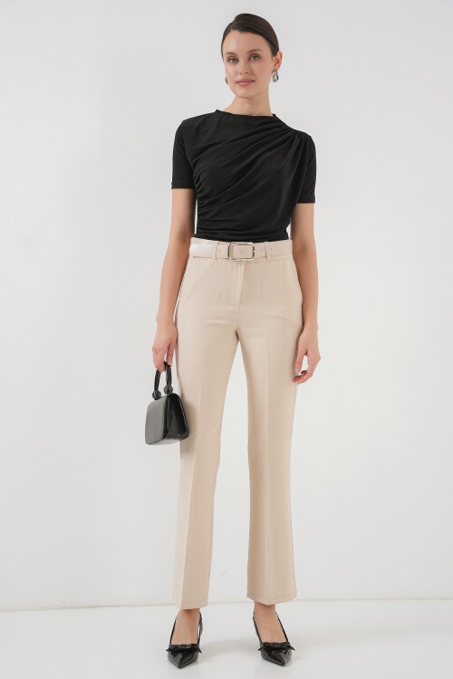 Merterium Büzgü Detaylı Kısa Kol Sandy Bluz 945 - Siyah