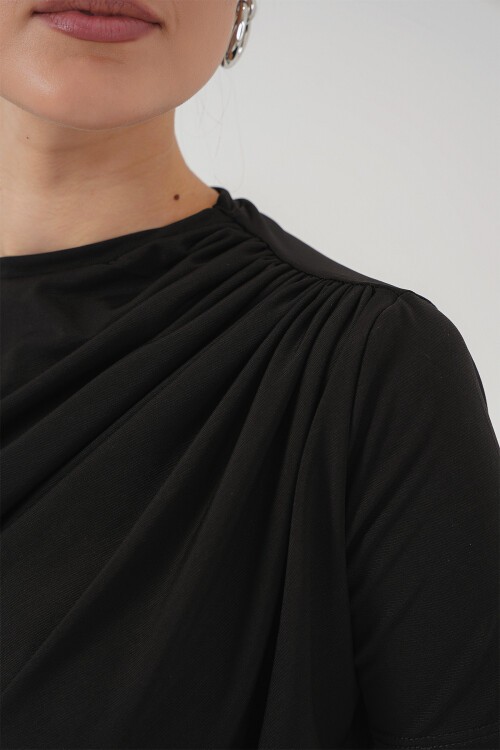 Merterium Büzgü Detaylı Kısa Kol Sandy Bluz 945 - Siyah