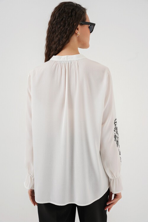 Merterium Kadın Nakışlı Örme Bluz 941 - Beyaz