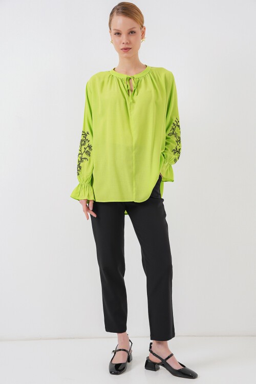 Merterium Kadın Nakışlı Örme Bluz 941 - E.Yeşil