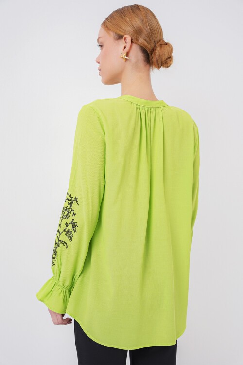 Merterium Kadın Nakışlı Örme Bluz 941 - E.Yeşil