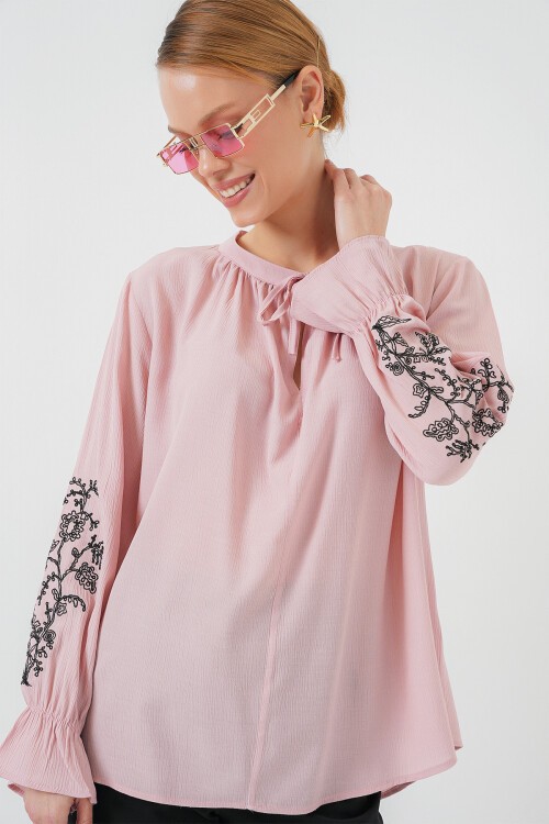 Merterium Kadın Nakışlı Örme Bluz 941 - Pudra