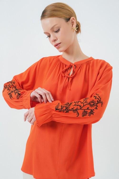 Merterium Kadın Nakışlı Örme Bluz 941 - Turuncu
