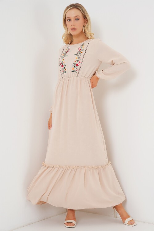 Merterium Kadın Nakışlı Uzun Tesettür Elbise 2550 - Krem