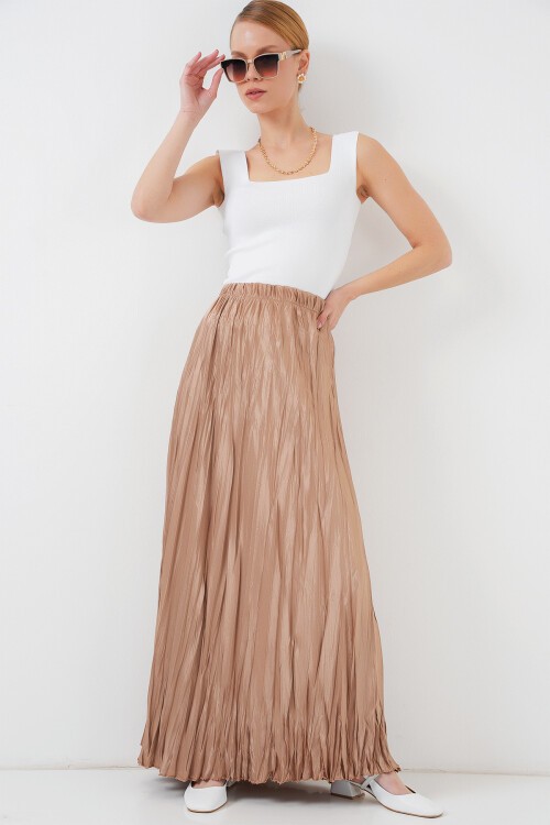 Merterium Kadın Uzun Kırışık Parlak Etek 8034 - Bisküvi