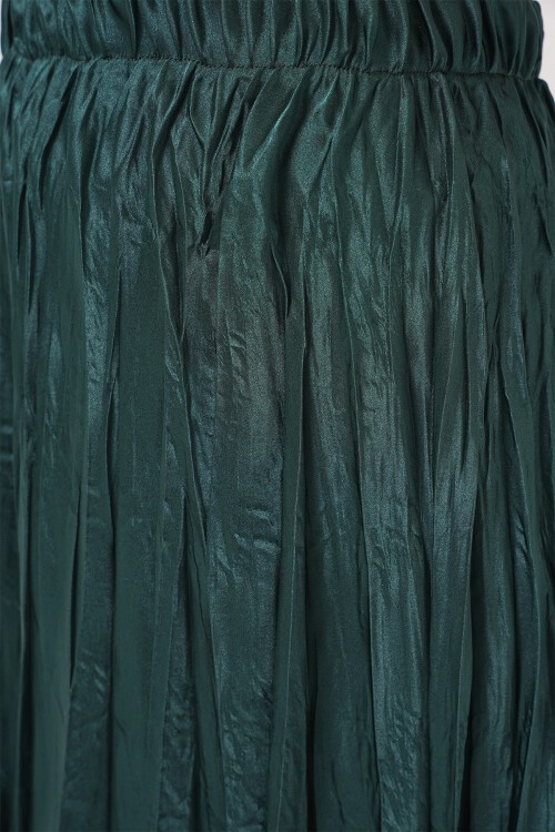 Merterium Kadın Uzun Kırışık Parlak Etek 8034 - Zümrüt Yeşili