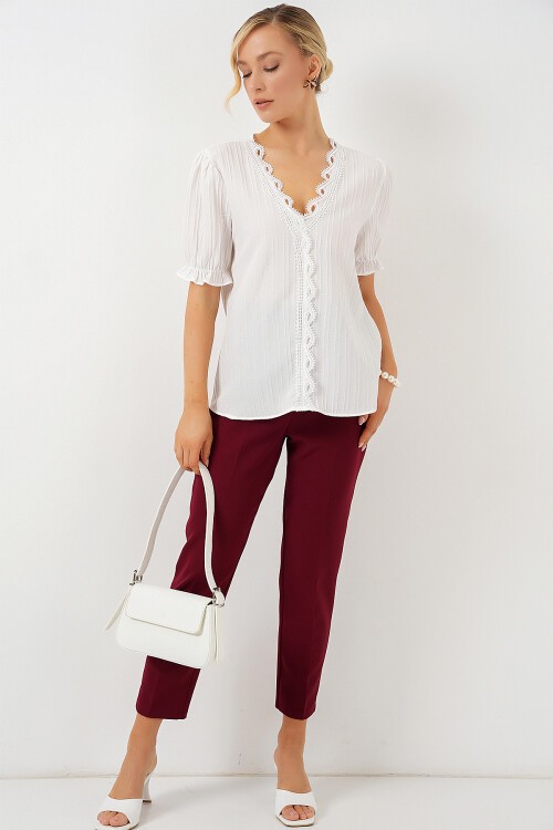 Merterium Kadın V Yaka Dantelli Bluz 956 - Beyaz