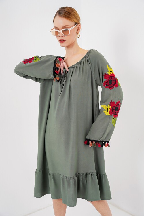 Merterium Nakışlı Midi Elbise 2531 - Haki