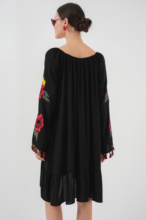 Merterium Nakışlı Midi Elbise 2531 - Siyah