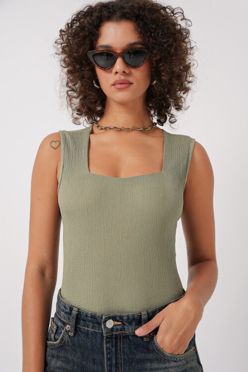 Merterium 0476 Sıfır Kol Örme Bluz - Çağla