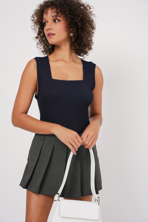 Merterium 0476 Sıfır Kol Örme Bluz - Lacivert