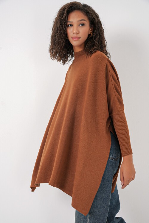 Merterium 15783 Yırtmaçlı Panço Kazak - Taba