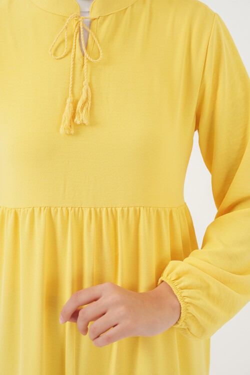 Merterium 1627 Yaka Bağcıklı Tesettür Elbise - Limon Sarısı