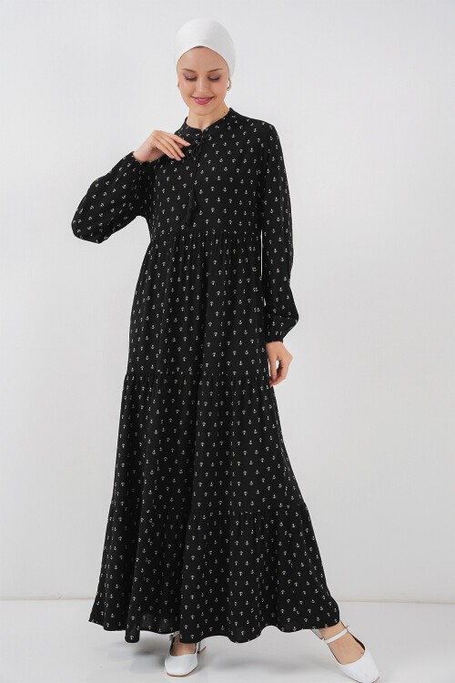 Merterium 1627 Yaka Bağcıklı Tesettür Elbise - Siyah