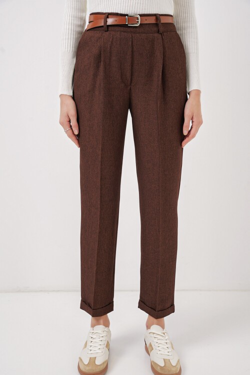 Merterium 6686 Kadın Pileli Kemerli Kumaş Pantolon - Kahverengi