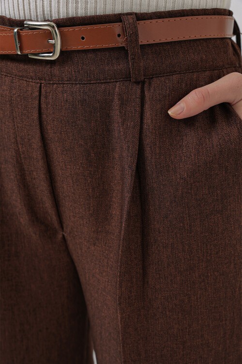 Merterium 6686 Kadın Pileli Kemerli Kumaş Pantolon - Kahverengi